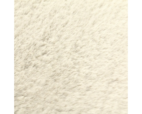 Detailaufnahme der weichen Oberfläche eines Webpelzes aus Kunstfaser.