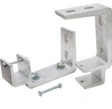 Kit de supports de montage en métal pour clôtures ou garde-corps avec vis et écrous.