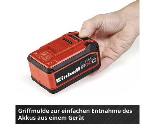 Einhell Power X-Change 8 Amperestunden Akku mit Griffmulde zur einfachen Entnahme aus einem Gerät, von einer Hand gehalten.