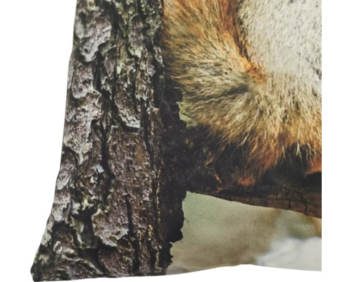 Coussin décoratif avec impression réaliste d'un écureuil sur un tronc d'arbre