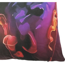 Coussin décoratif avec motif abstrait moderne aux tons expressifs.