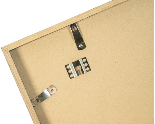 Dos d'un cadre photo en bois avec attaches métalliques et clips de fixation.
