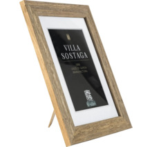 Cadre photo en bois ancien avec support et une affiche publicitaire de Villa Sostaga.