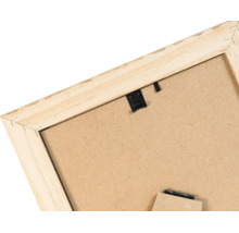 Dos d un cadre photo en bois avec attache et support