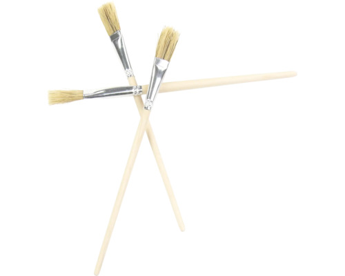 Drei Malerpinsel mit Holzstiel und Metallzwinge