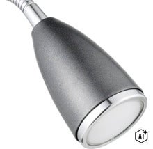 Tête de spot d'une lampe de bureau avec bras flexible (Image AI modified or generated)