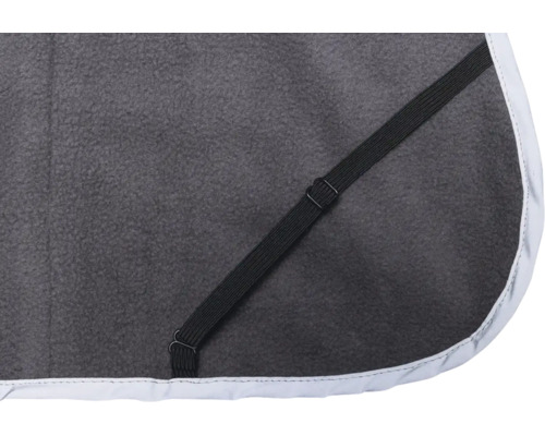 Vue détaillée d un tapis en polaire avec sangle élastique noire réglable