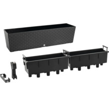 Jardinière rectangulaire en plastique texturé, comprenant deux bacs intérieurs et accessoires d'arrosage pour balcon.