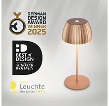 Moderne Akkuleuchte mit plissiertem Schirm und Auszeichnungen German Design Award Winner 2025 sowie Best of Design Schoener Wohnen