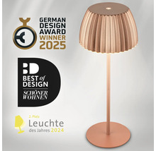 Moderne Akkuleuchte mit gefaltetem Schirm, ausgezeichnet mit German Design Award 2025 und Best of Design Preis von Schöner Wohnen.