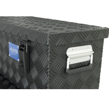 Alutec Muenchen Aluminium Transportbox mit Riffelblech Struktur und seitlichem Tragegriff