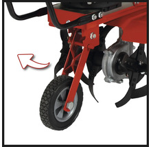Transportrad für Gartenhacke mit roter Halterung und Reifenprofil