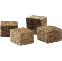 Quatre cubes allume feu en fibres de bois et cire pour cheminées ou barbecues.