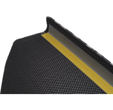 Profilé de nez de marche avec surface structurée et bande adhésive pour une installation antidérapante sur les marches.