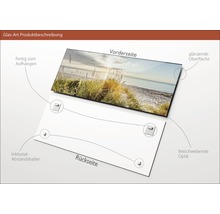 Produktbeschreibung Glasbild: Vorderseite mit Strandmotiv, glänzende Oberfläche, Rückseite mit Abstandshaltern für schwebende Optik, fertig zum Aufhängen