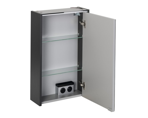 Armoire de toilette ouverte avec étagères en verre et prise électrique