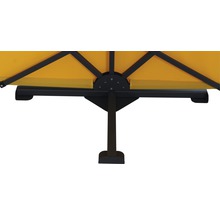 Vue détaillée d''un parasol avec armature métallique