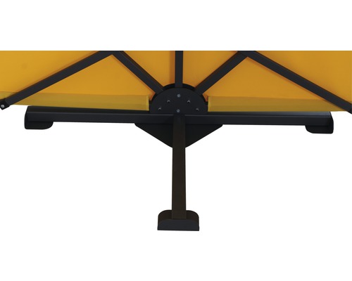 Vue détaillée d''un parasol avec armature métallique