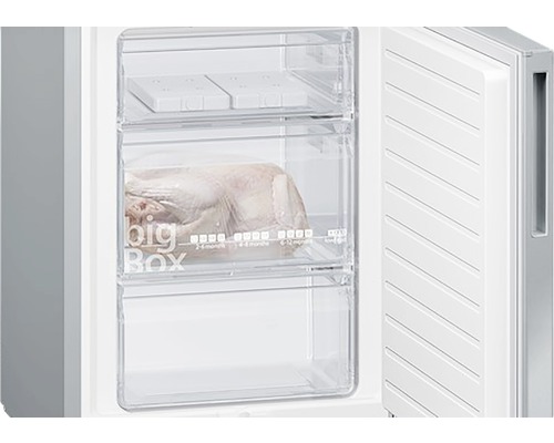 Geöffneter Gefrierschrank mit Gefriergut in transparenter Schublade