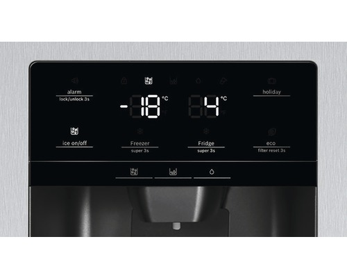 Nahaufnahme des Bedienfelds eines Kühlschranks mit digitaler Temperaturanzeige