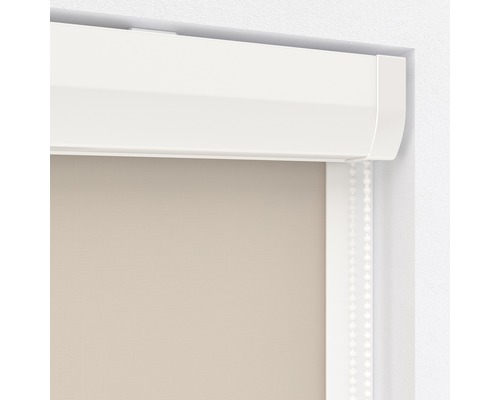 Detailansicht eines Rollos im Fenster