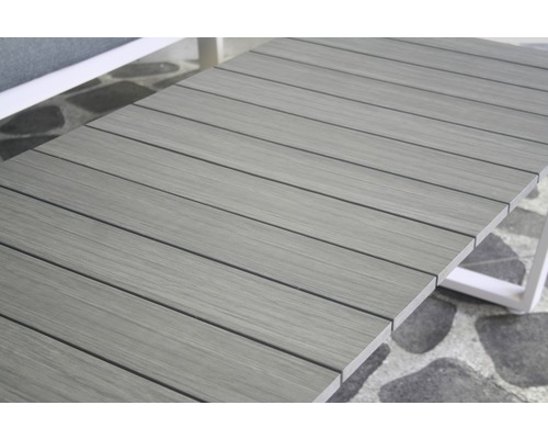 Tischplatte aus Holzlatten für den Außenbereich