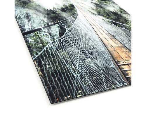 Alu-Dibond-Bild einer Hängebrücke im Wald