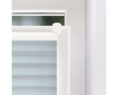 Detailansicht eines Fensters mit einem Duo Rollo und Montageteil