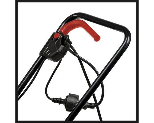 Poignée et commandes d''une tondeuse à gazon