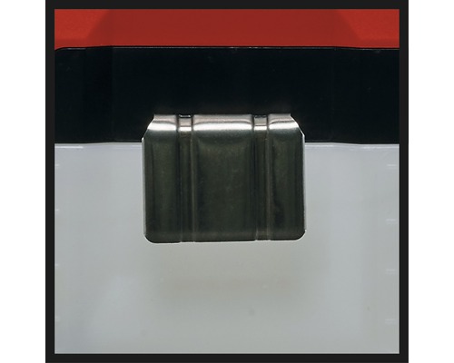 Vue détaillée d''un fermoir métallique sur une boîte à outils