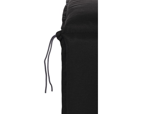 Gros plan sur un pantalon noir avec cordon de serrage