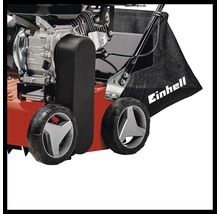 Detailansicht eines Vertikutierers mit Einhell Logo auf dem Fangkorb.
