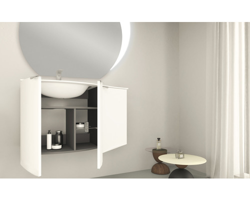 Salle de bains avec armoire de toilette, lavabo et meubles de salle de bains