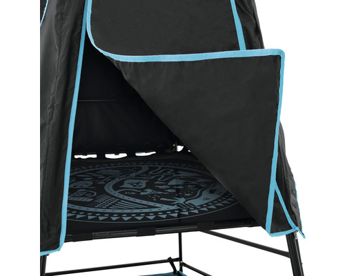 Gros plan d''un trampoline avec filet de sécurité ouvert