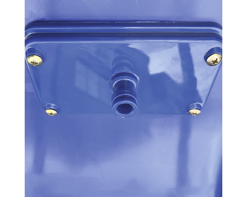 Détail d''un réservoir d''eau avec raccord