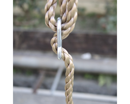 Gedrehtes Seil mit Metallring