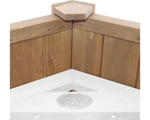 Detailansicht eines Hochbeets aus Holz