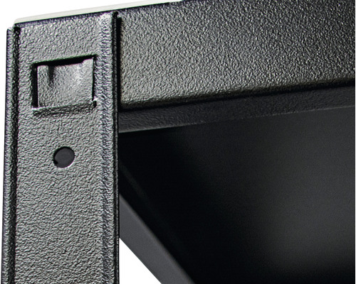 Vue détaillée d''une étagère métallique avec motif perforé