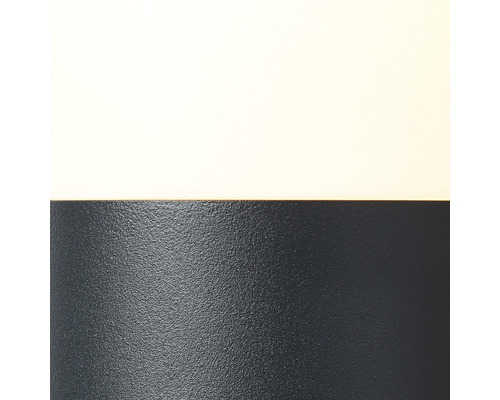 Detailansicht einer Aussenleuchte mit matter Oberfläche