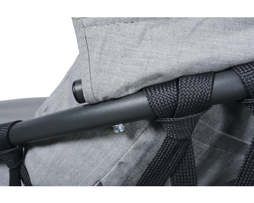 Detailansicht einer Hängematte mit Rahmen, Befestigung und Stoffbezug