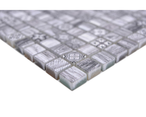 Mosaïque en verre et en pierre