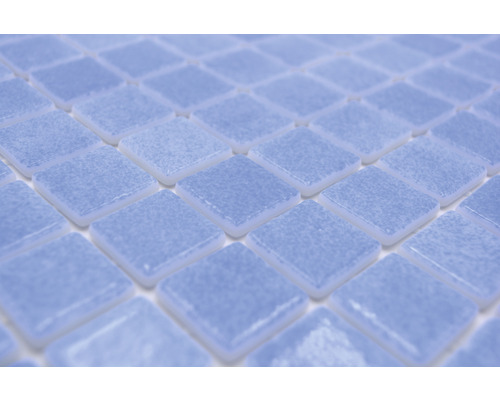 Nahaufnahme von Mosaikfliesen in quadratischer Form