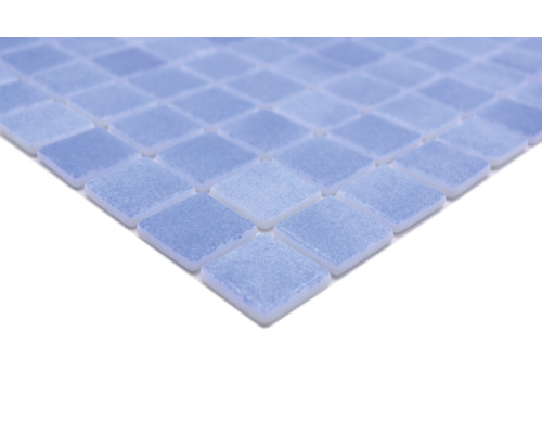 Nahaufnahme von Mosaikfliesen in quadratischer Form