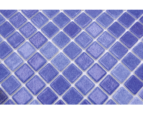 Mosaïque avec des carreaux carrés de couleur bleue