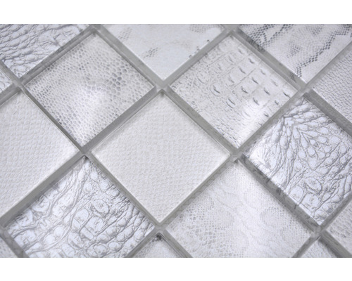 Gros plan de carreaux de mosaïque en verre avec aspect cuir