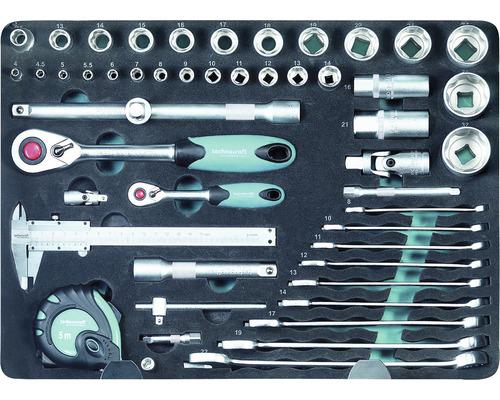 Steckschlüsselsatz mit Schraubenschlüsseln, Messschieber und Bandmass im Werkzeugkasten