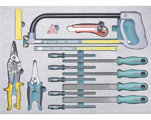 Assortiment d''outils comprenant une scie à métaux, des lames de scie à métaux, un cutter, des limes et des cisailles à tôle