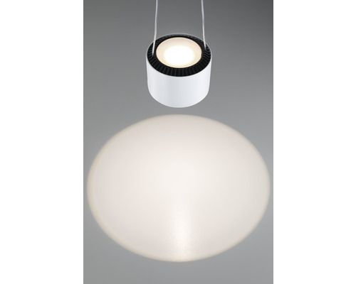 Hängelampe mit Lichtkegel