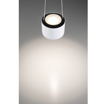 Hängelampe mit zylindrischem Schirm und Lichtkegel