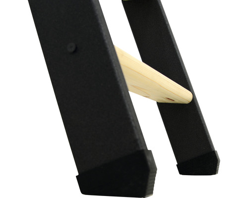 Vue détaillée d''un escabeau avec des marches en bois